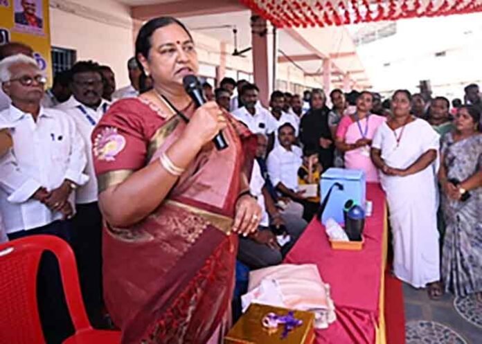 DMDK MLA Premalatha Vijayakanth DMDK on mic