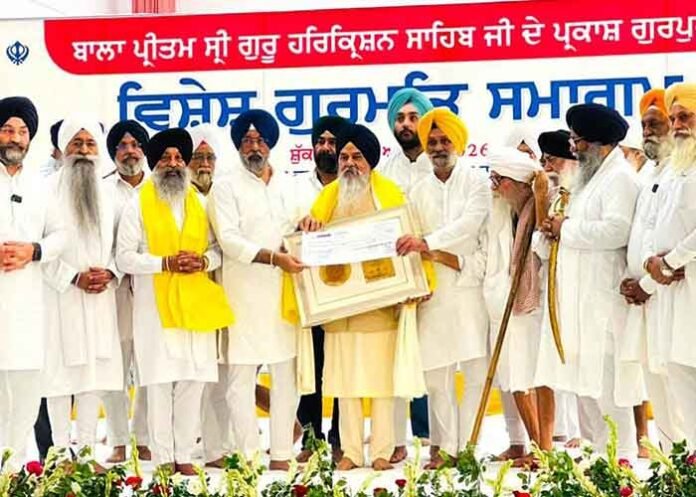 DSGMC honours Dr Gurnam Singh with Shiromani Kirtaniye Award