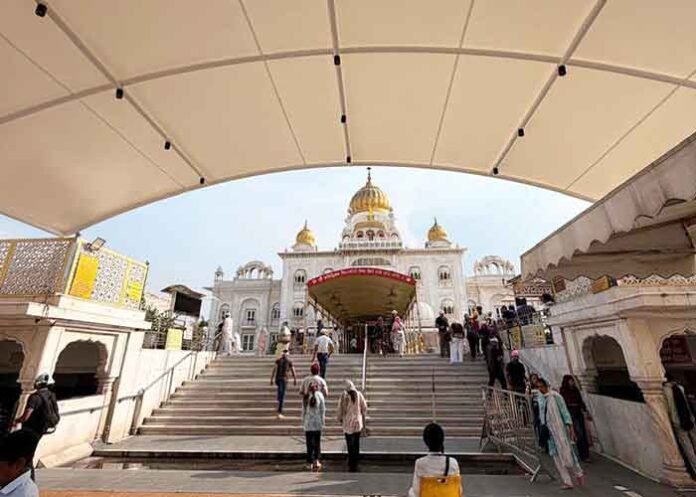 DSGMC installs a new shed at Gurdwara Sri Bangla Sahib