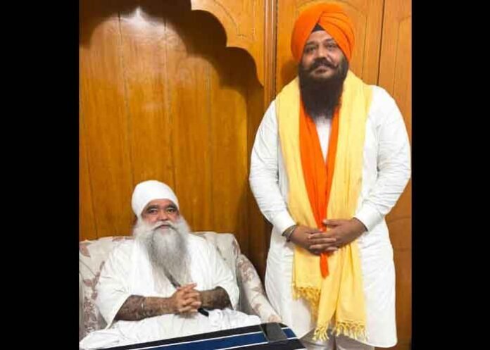 Gurjit Singh Talwandi meets Damdami Taksal chief Sant Baba Harnam Singh