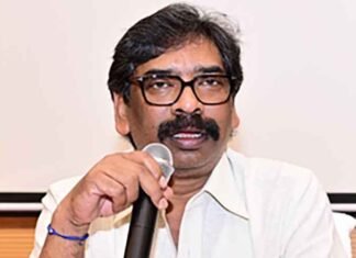 Jharkhand Student Protests: BJP Questions Why CM Soren Is Not Joining Talks Hemant Soren on mic