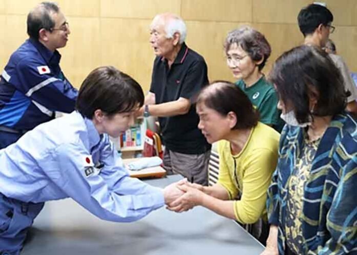Japan PM Sanae Takaichi Piano-Backed Quake Visit Video
