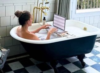 Jennifer Lopez Turns Bathtub Into Her ‘Office’, Shares Unconventional Work Setup Jennifer Lopez turns bathtub into her office