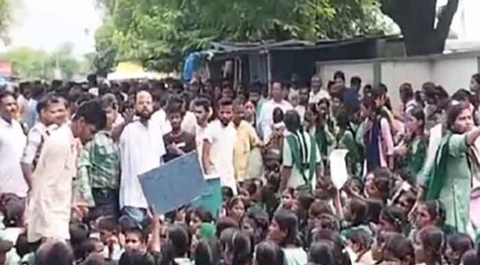 Jharkhand students protest headmaster transfer