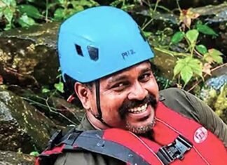 Kerala Flood Hero R. Rajesh Laid to Rest With State Honours; Children’s Plea Leaves Onlookers Emotional Kerala flood rescue volunteer R. Rajesh