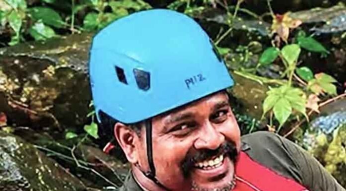 Kerala Flood Hero R. Rajesh Laid to Rest With State Honours; Children’s Plea Leaves Onlookers Emotional Kerala flood rescue volunteer R. Rajesh