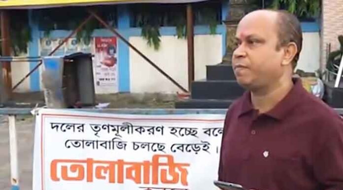 Kolkata banner warns leaders against ‘extortion’, threatens ‘egg therapy’ Kolkata banner warns leaders against extortion