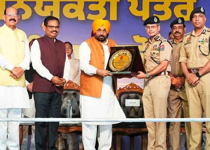 CM-Mann-Hands-Over-Appointment-Letters
