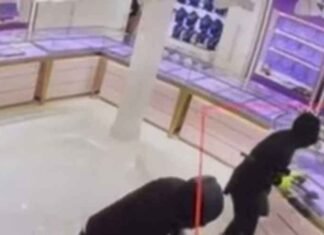 Masked robbers steal jewellery worth $1 million from Indian jeweller in one-minute US heist