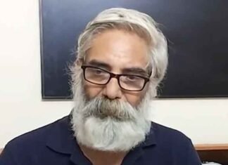 Navnidhi father of Twisha Sharma