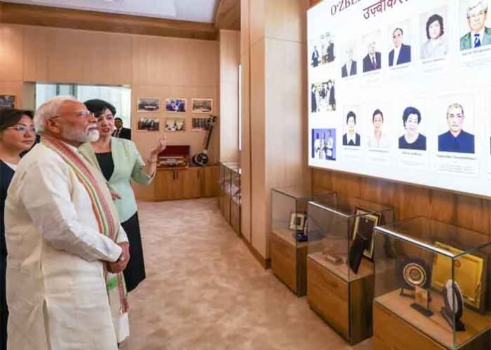 PM Modi visits Mahatma Gandhi Centre