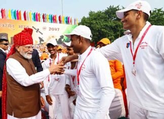 PM Modi with DU students