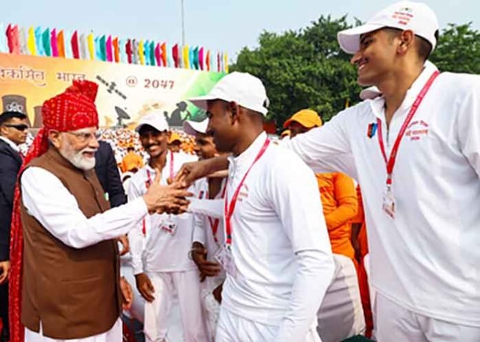 PM Modi with DU students