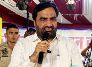 Hanuman Beniwal Leaves Churu Event After Disruptions During Speech RLP chief Hanuman Beniwal on mic