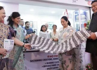 Rekha Gupta inaugurates Arpan Kendra at Punjabi Bagh Metro Station