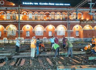 Sealdah Station Gets Major Overnight Infrastructure Upgrade Ahead of Durga Puja Rush Sealdah station gets a major overnight infrastructure upgrade