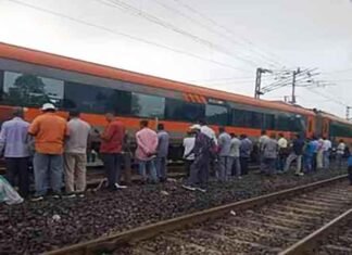 Shravani Mela Special Train Coach Derails in Jharkhand, No Injuries Reported Shravani Mela Special train coach derails in Jharkhand