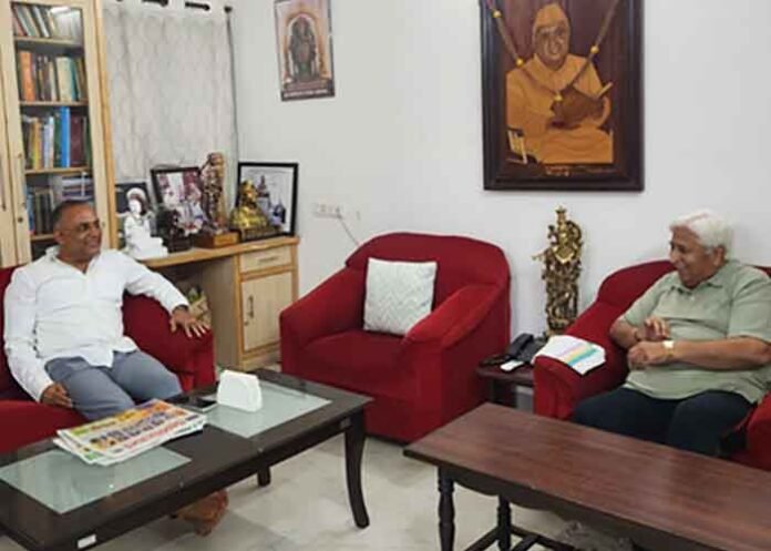 Video of Karnataka Congress leaders discussing Cabinet expansion