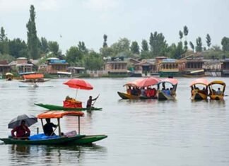 Seven Years After Article 370 Abrogation, Kashmir Sees Changes in Infrastructure, Governance & Everyday Life: Report everyday life in Kashmir lake Tourism