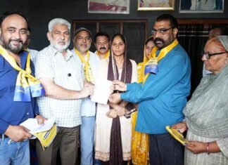 AAP Takes ‘Mann De Munaffe’ Campaign Door-to-Door, Puts 4.5-Year Punjab Govt Report Card Before Voters AAP takes Mann De Munaffe campaign door-to-door