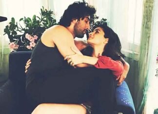 Alia Bhatt Shares Unseen Romantic Pictures as She Wishes Ranbir Kapoor on His 44th Birthday Alia Bhatt Ranbir Kapoor with romantic pics