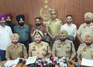Punjab Police Bust Cross-Border Smuggling Module in Amritsar, Arrest Two With 15 Pistols and 5 Kg Heroin Amritsar Rural Police arrests two in a cross-border smuggling module