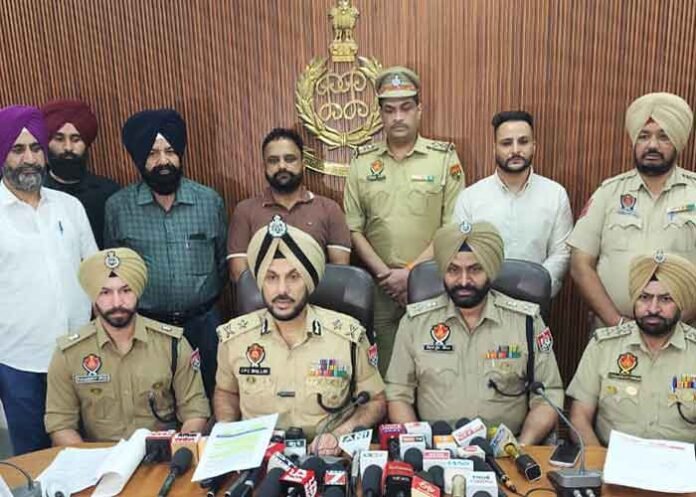 Amritsar Rural Police arrests two in a cross-border smuggling module