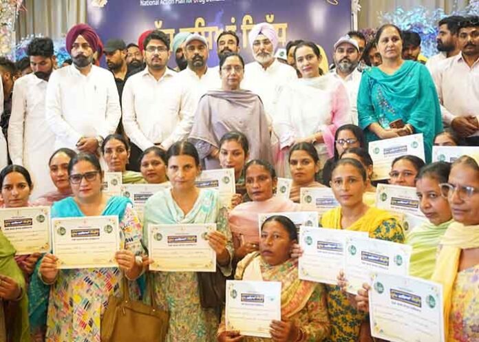 Anganwadi Workers join Yudh Nashean Virudh