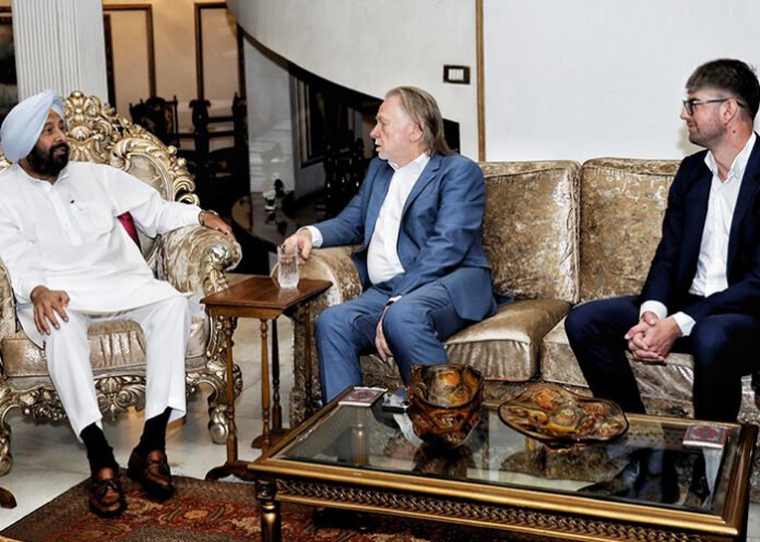 Australian High Commissioner Philip Green meets Kewal Dhillon