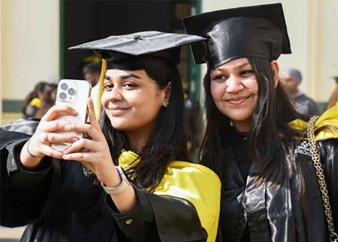 Bans Selfies, Videos and Reels During Academic Tours