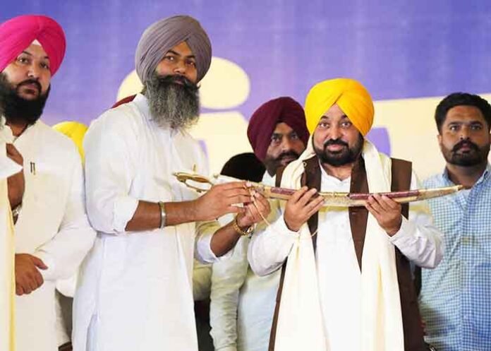 CM Mann Welcomes Gurpreet Singh Sekhon Into AAP