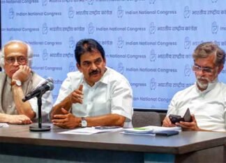 Congress Calls SIR a ‘Fraud Exercise’, Plans Nationwide Protests Against Election Commission Cong calls SIR fraud in CWC Meet