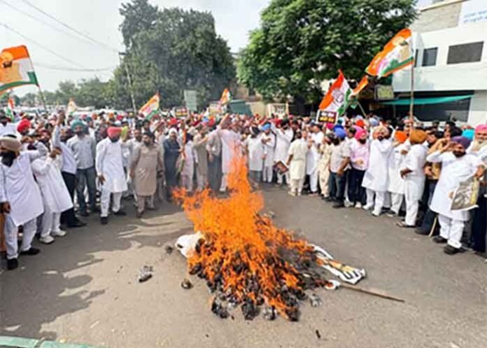 Congress workers stage protest in Punjab