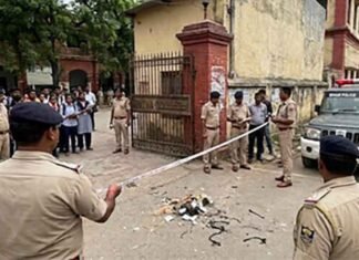 Crude Bomb Hurled Into Patna University Campus, Police Launch Probe Crude bomb hurled in Patna University campus
