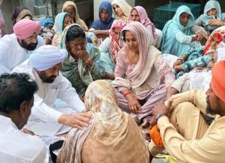 Punjab BJP Chief Kewal Dhillon Meets Family of Mansa Accident Victim, Injured Workers at AIIMS Bathinda Dhillon meets Mansa accident victim family