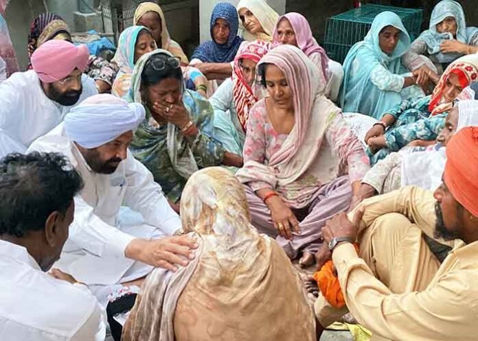 Dhillon meets Mansa accident victim family