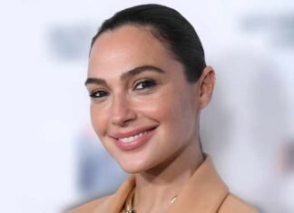 Gal Gadot Hasn’t Received Tom Cruise’s Famous Christmas Cake Yet