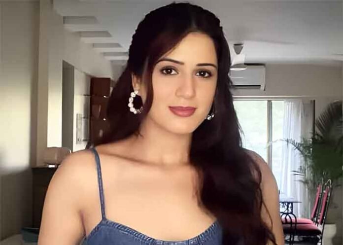 Isha Rikhi Actress 1