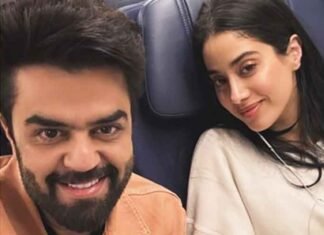 Maniesh Paul Thanks ‘Strong Girl’ Janhvi Kapoor for Caring for Him During Turbulent Flight Maniesh Paul with Janhvi Kapoor in flight