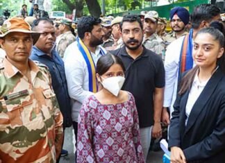 Nishu Azad Says She Felt ‘Ashamed to Step Out’ After Rape Threats, as Delhi Police Assures Arrest Within 72 Hours Nishu Azad after Delhi Police assures Swatantra Bharadwaj arrest