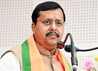 Nitin Nabin Holds Interaction with Diplomats from 8 Countries Under ‘Know BJP’ Initiative Nitin Nabin BJP says on mic 1