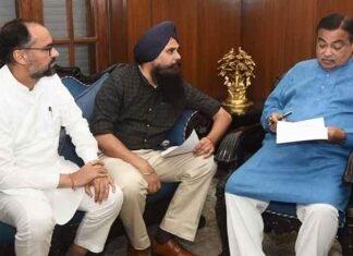 Pawan Tinu, Malvinder Kang Urge Gadkari to Expedite Jalandhar-Hoshiarpur NH-03 Four-Laning Project Pawan Tinu and Malvinder Kang urge Nitin Gadkari