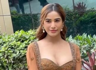 Poonam Pandey Criticises Swara Bhasker Over ‘Padmaavat’ Jauhar Remarks