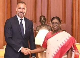Prince Rahim Aga Khan V Meets President Murmu, Discusses Strengthening Development Partnership with India Prince Rahim Aga Khan V calls on President Murmu