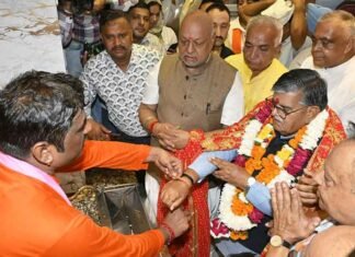 Punjab Guv Gulab Chand Kataria Pays Obeisance At Shri Sidh Baba Sodhal Temple in Jalandhar Punjab Guv Kataria Pays Obeisance