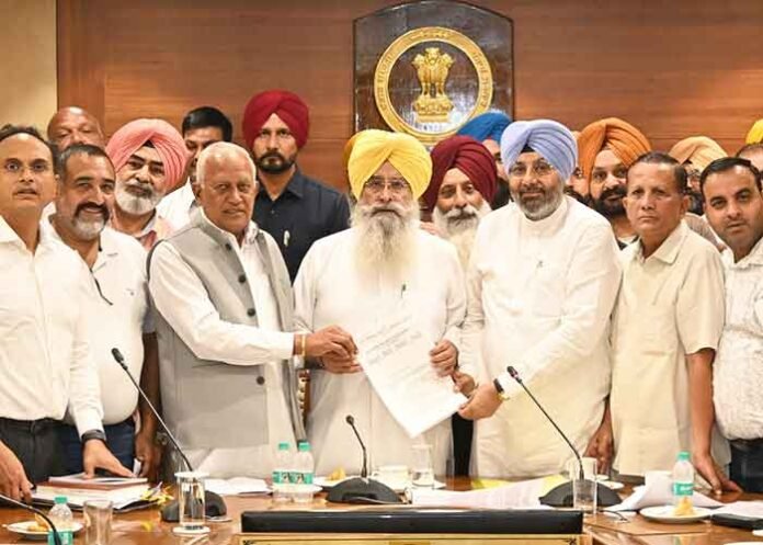 Punjab ministers discuss arhtiyas