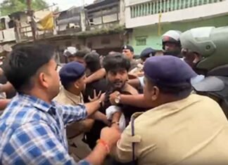 Ruckus During Anti-Encroachment Drive in Indore, Six Detained After Protest Ruckus during anti-encroachment drive in Indore six detained after protest