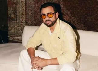 Saif Ali Khan Shares Stylish Pataudi Library Picture, Quips About Understanding the ‘Window’s Pane’ Saif Ali Khan Actor 2