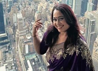 Sonalika Joshi Stuns in Purple Saree at New York’s Empire State Building Sonalika Joshi flaunts saree at New York