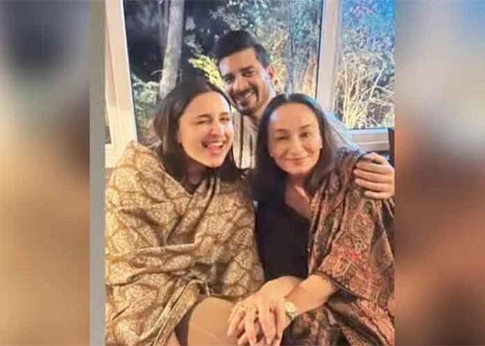 Soni Razdan looks back shoot with Parineeti Chopra